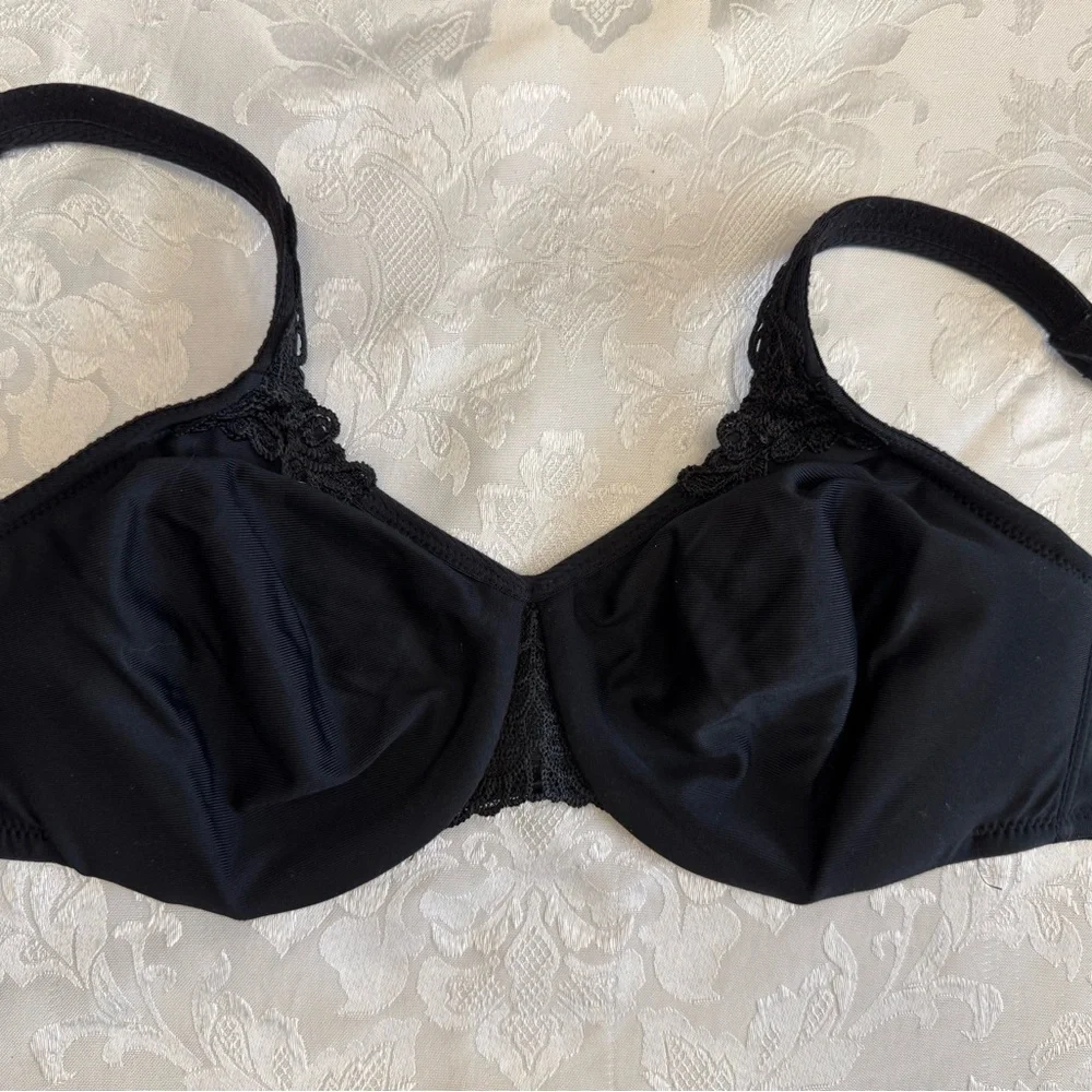 Wacoal‎ Bra Size 32D Bodysuede Ultra Full Figure Seamless Underwire Black 85814